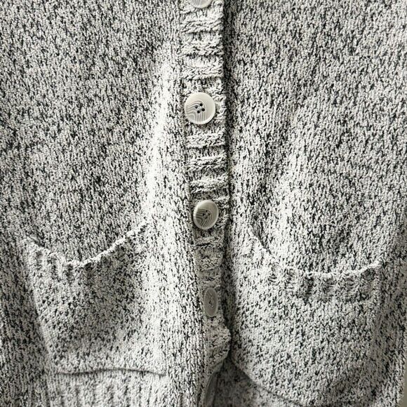 Light gray button up cardigan - Picture 2 of 7